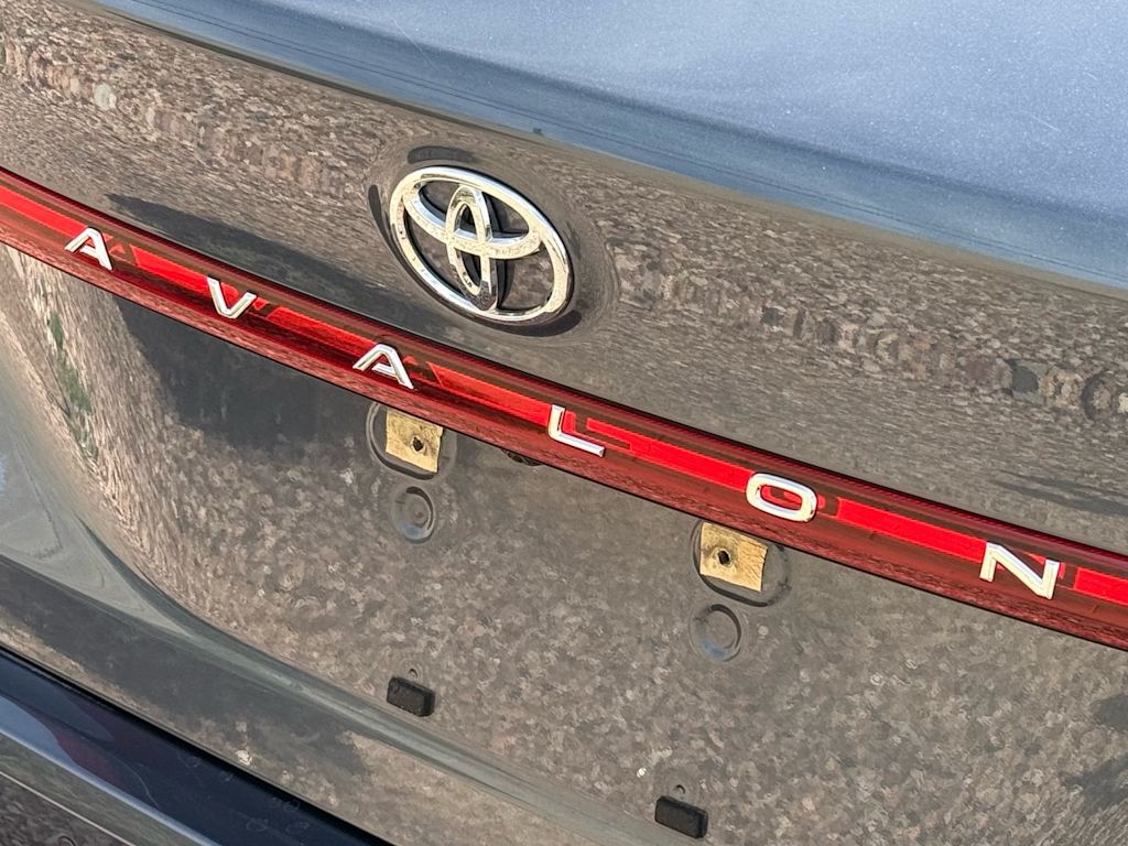 Thumbnail: 2019 Toyota Avalon - 15