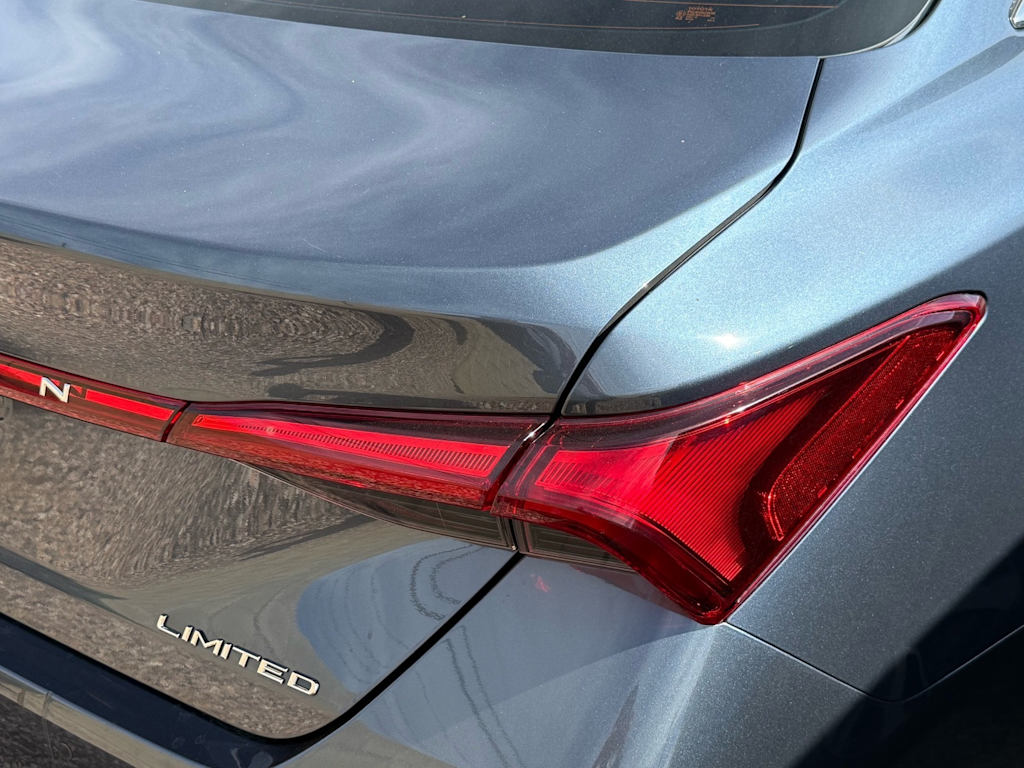 Thumbnail: 2019 Toyota Avalon - 17