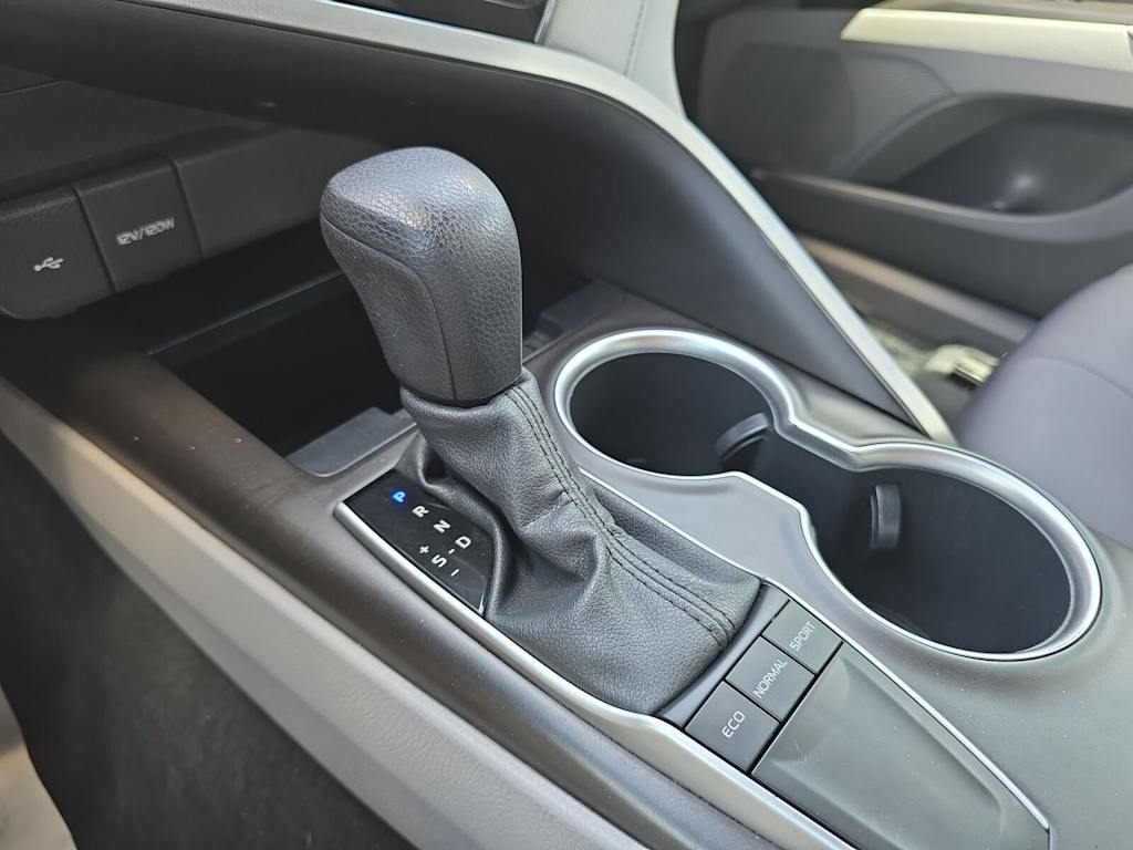 Thumbnail: 2022 Toyota Camry - 14