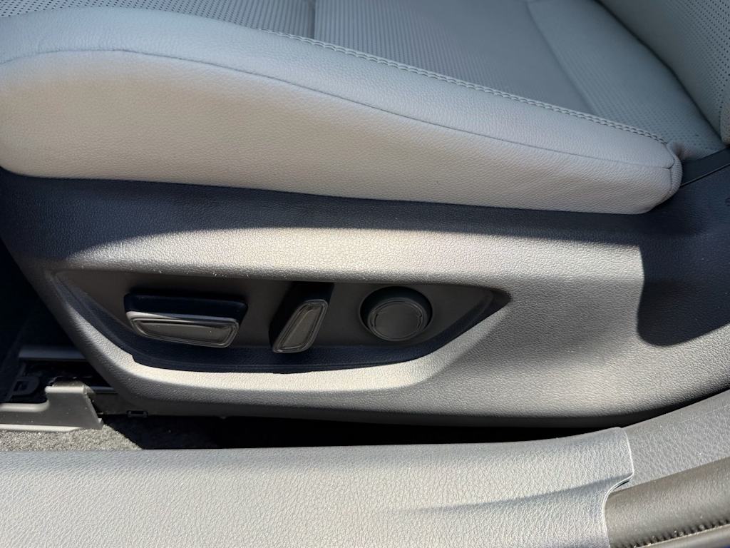 Thumbnail: 2025 Toyota Camry - 13