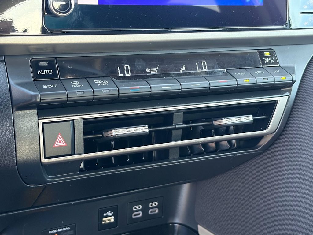 Thumbnail: 2025 Toyota Camry - 24