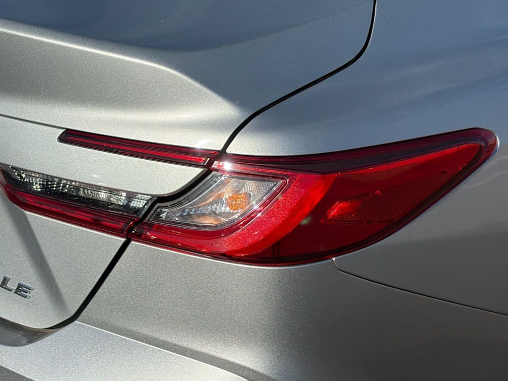 Thumbnail: 2025 Toyota Camry - 18