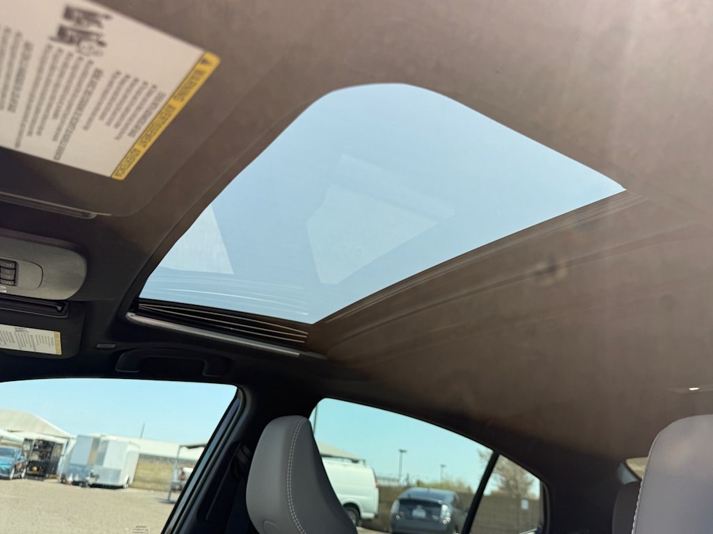 Thumbnail: 2025 Toyota Camry - 22
