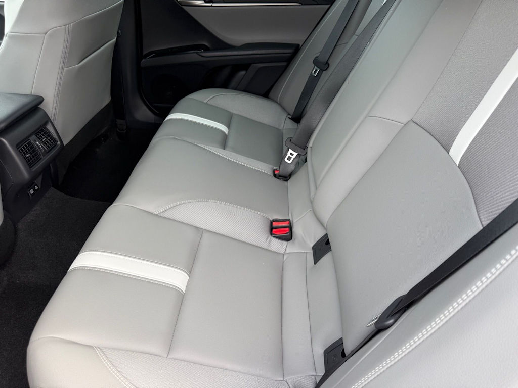 Thumbnail: 2025 Toyota Camry - 30