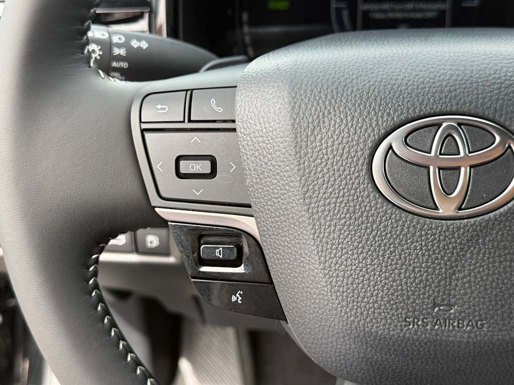 Thumbnail: 2025 Toyota Camry - 23