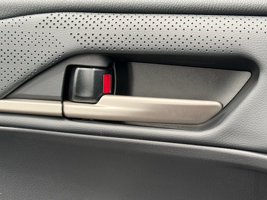 Thumbnail: 2025 Toyota Camry - 19