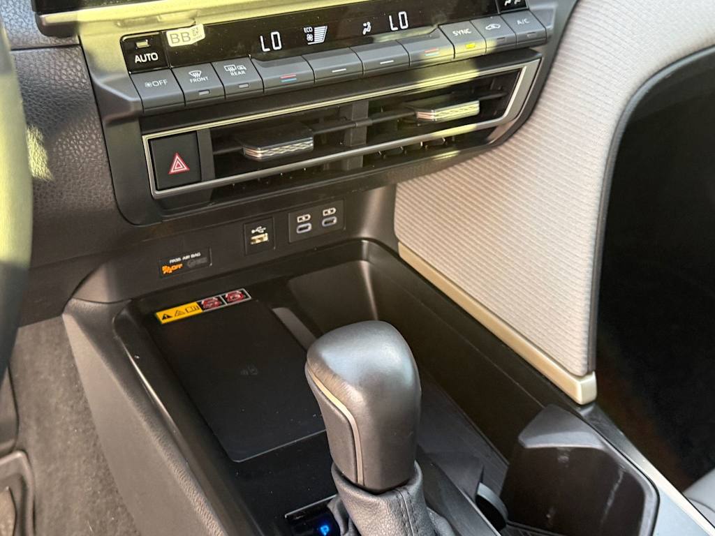 Thumbnail: 2025 Toyota Camry - 11