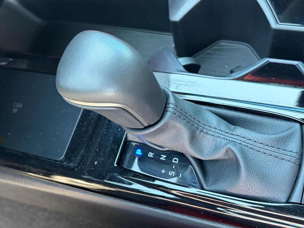 Thumbnail: 2025 Toyota Camry - 22