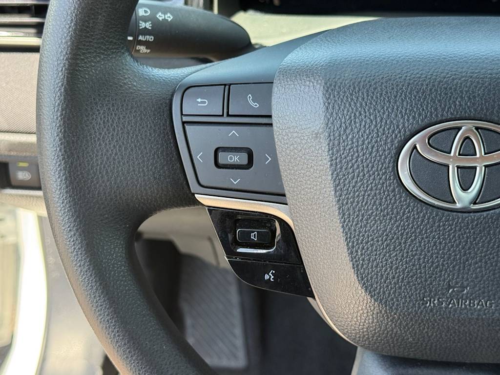 Thumbnail: 2025 Toyota Camry - 21