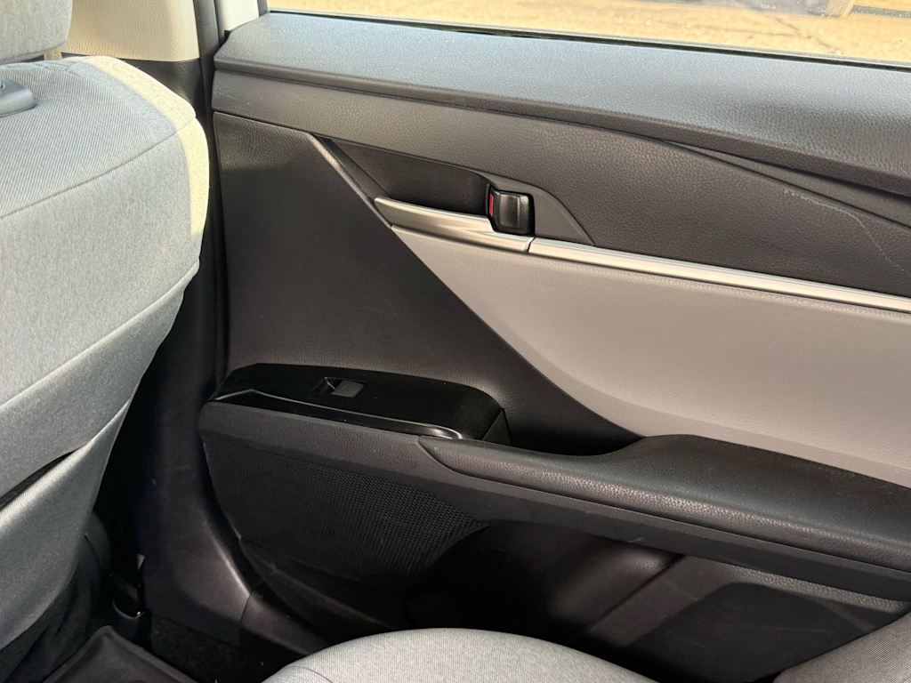 Thumbnail: 2025 Toyota Camry - 16