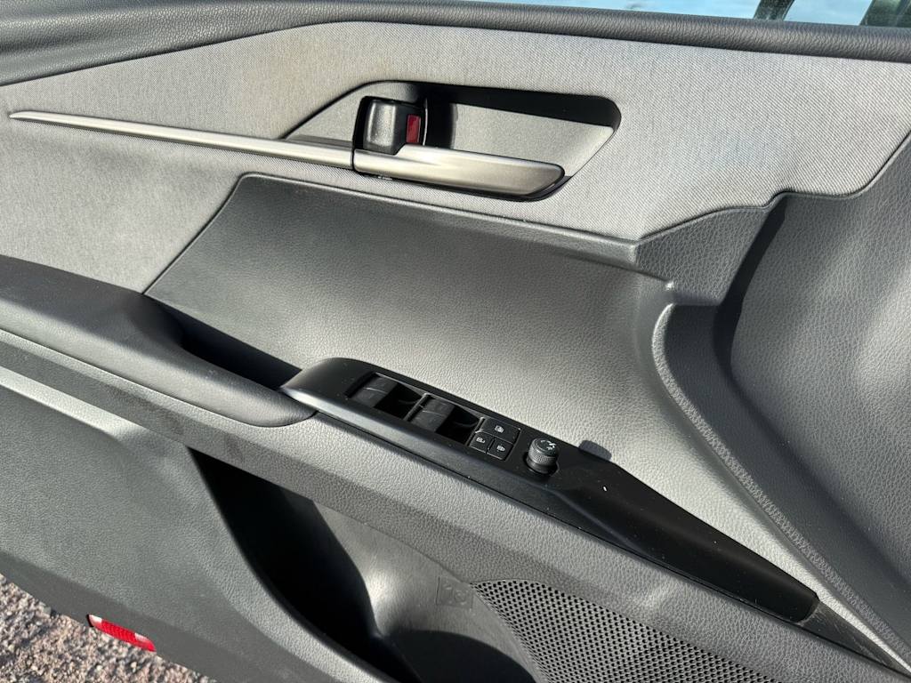 Thumbnail: 2025 Toyota Camry - 18