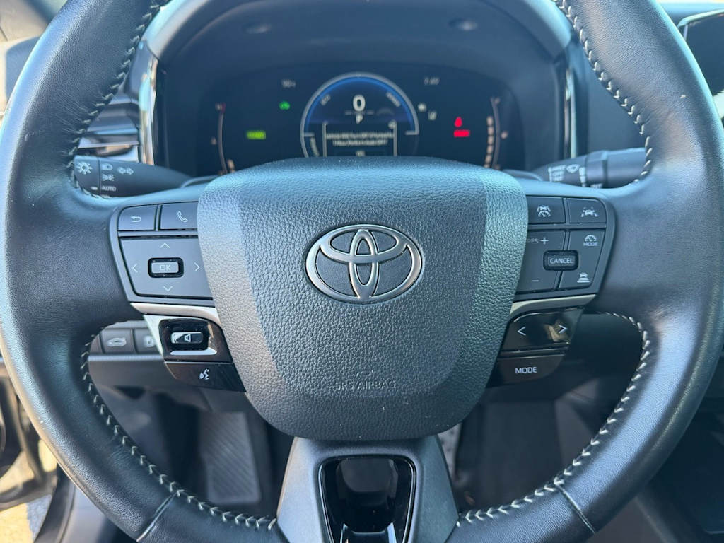 Thumbnail: 2025 Toyota Camry - 17