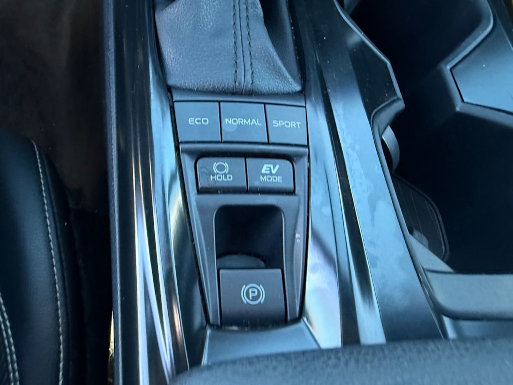 Thumbnail: 2025 Toyota Camry - 14