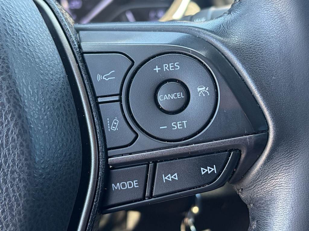 Thumbnail: 2021 Toyota Camry - 15