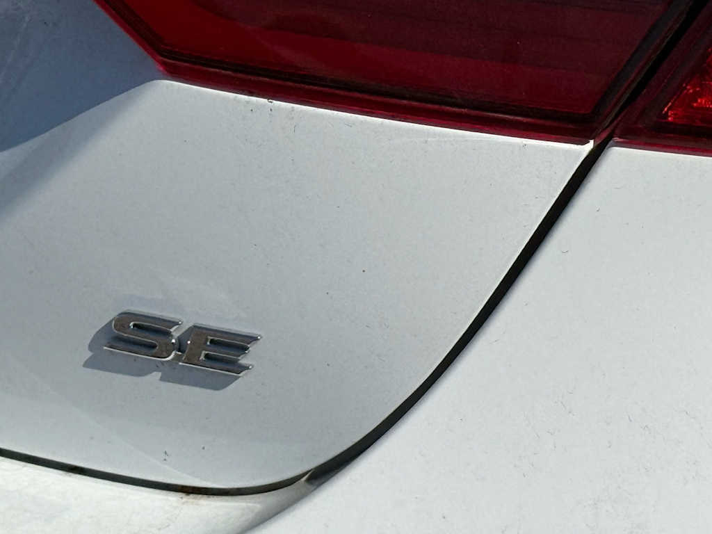 Thumbnail: 2023 Toyota Camry - 17