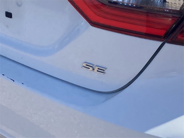 2021 Toyota Camry SE 4