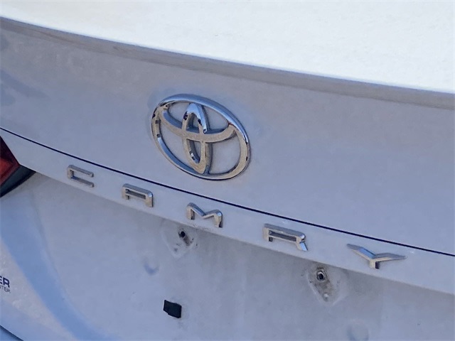 2021 Toyota Camry SE 16