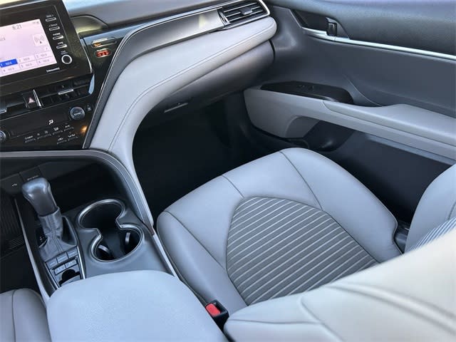 2021 Toyota Camry SE 21