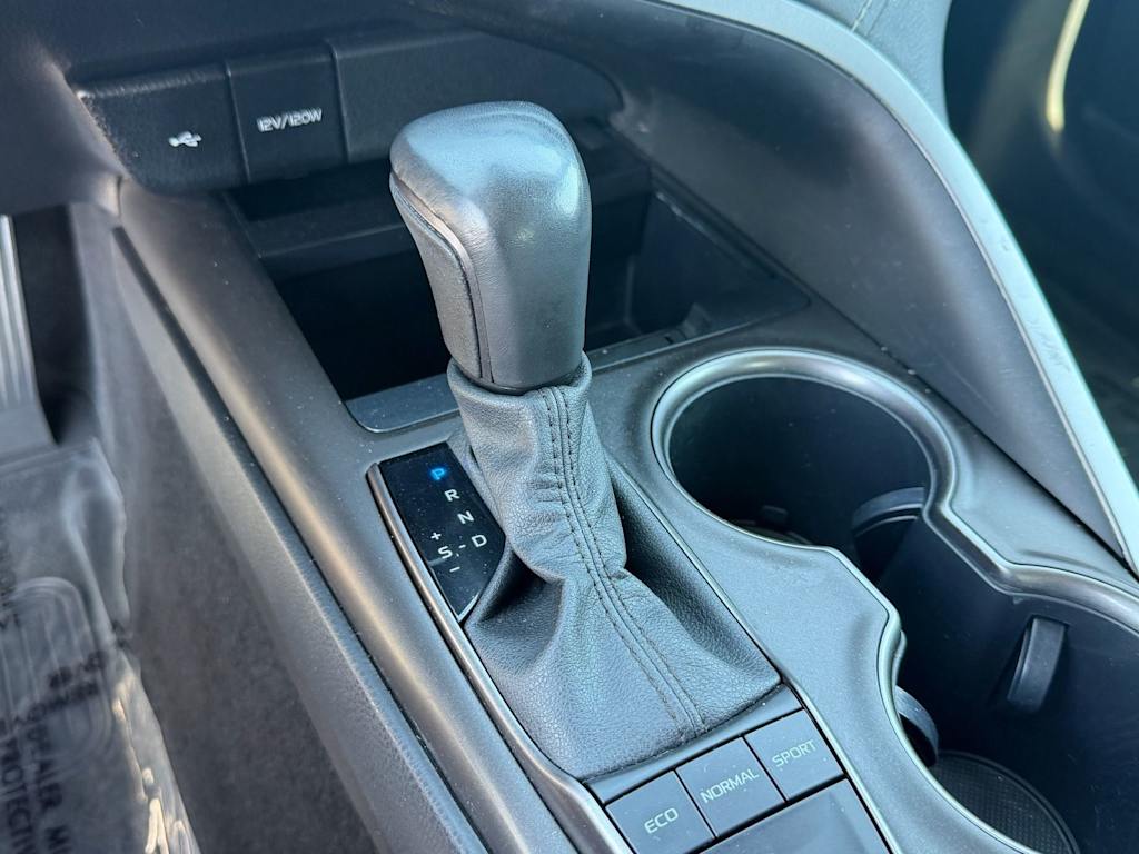 Thumbnail: 2023 Toyota Camry - 12