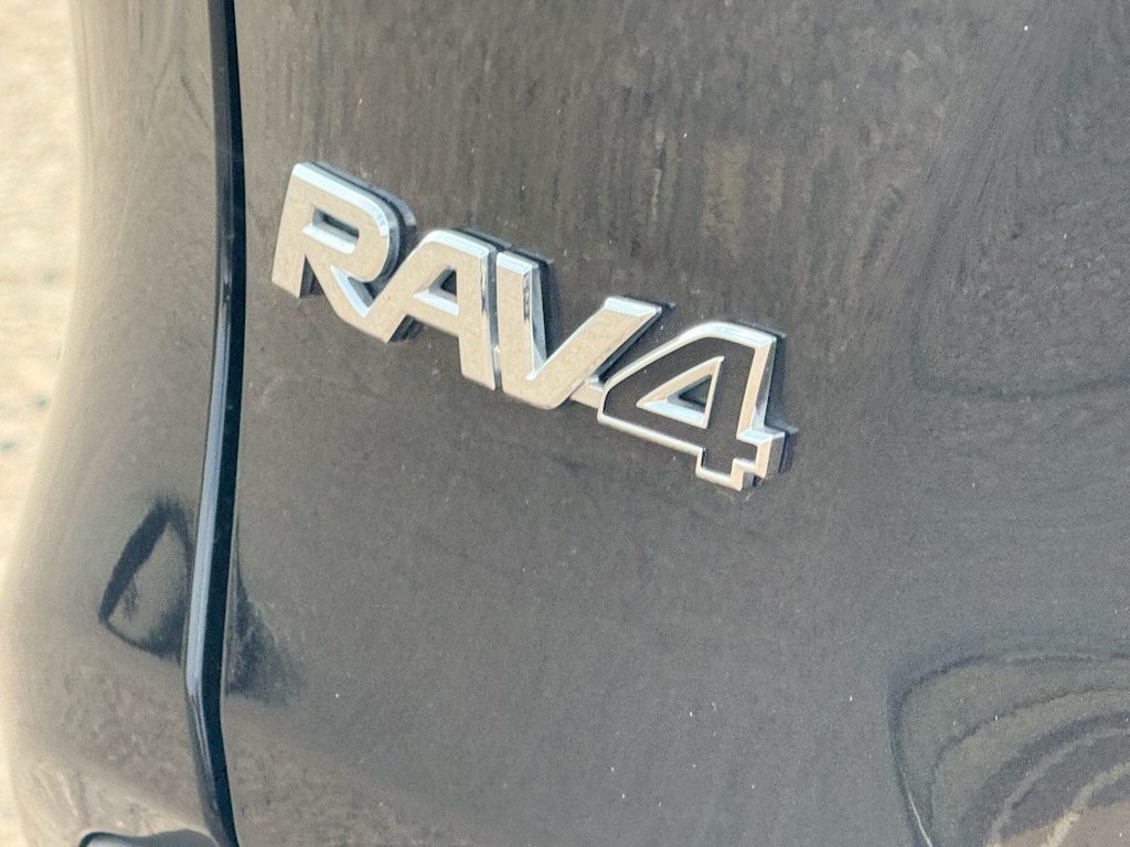 Thumbnail: 2023 Toyota RAV4 - 21