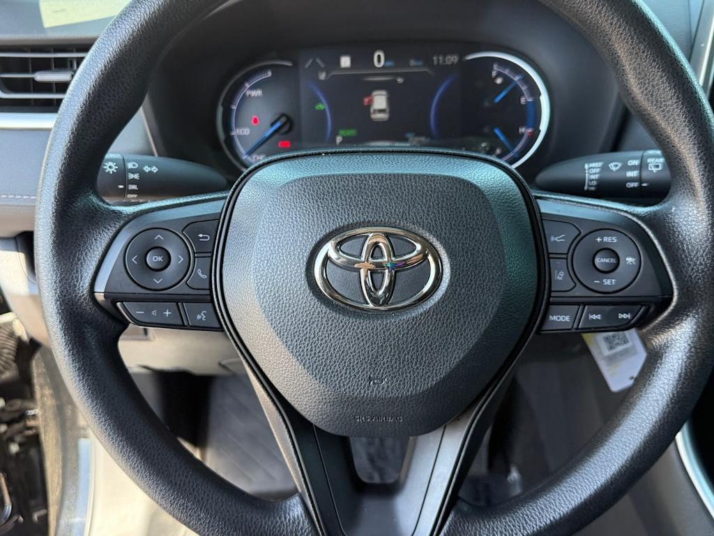 Thumbnail: 2023 Toyota RAV4 - 23