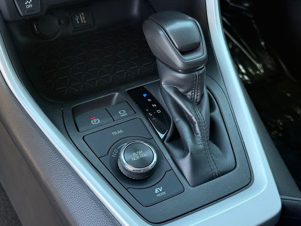 Thumbnail: 2023 Toyota RAV4 - 14