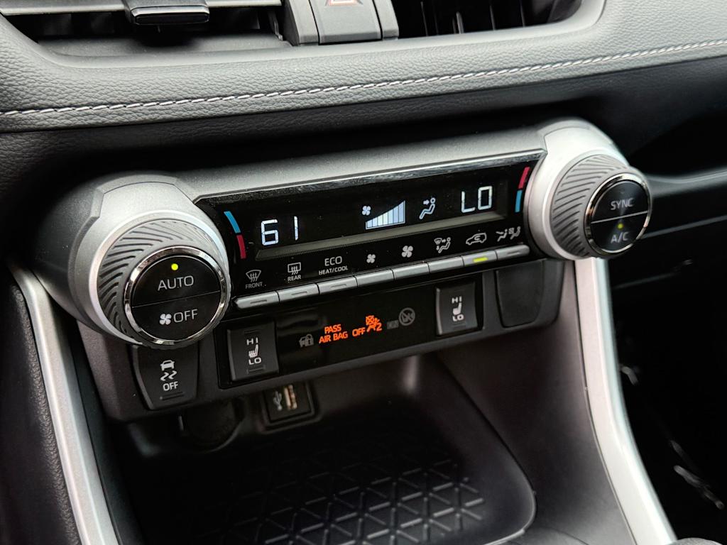 Thumbnail: 2025 Toyota RAV4 - 28