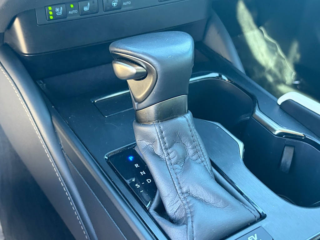 Thumbnail: 2025 Lexus ES - 24