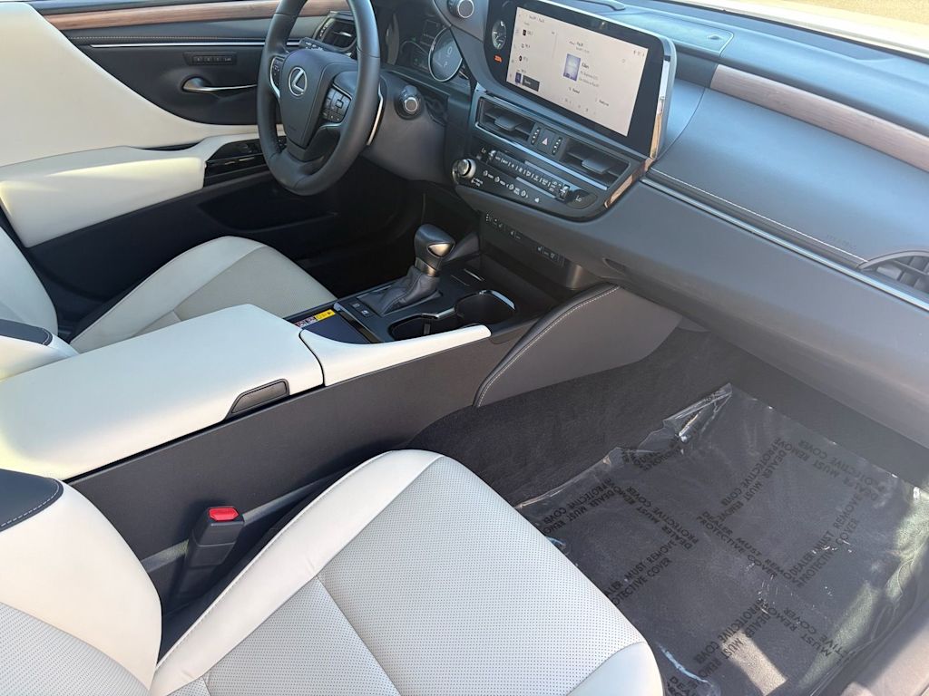 Thumbnail: 2025 Lexus ES - 9