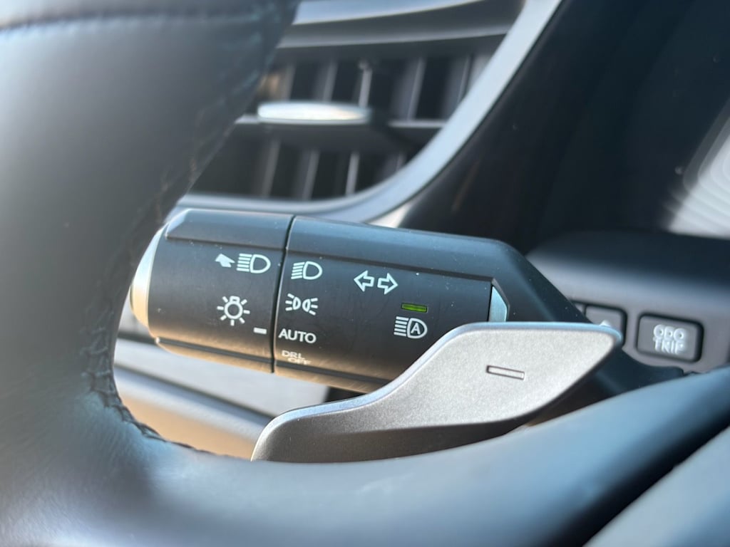 Thumbnail: 2025 Lexus ES - 20