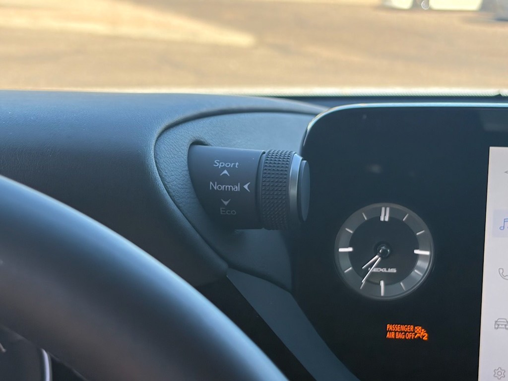 Thumbnail: 2025 Lexus ES - 22