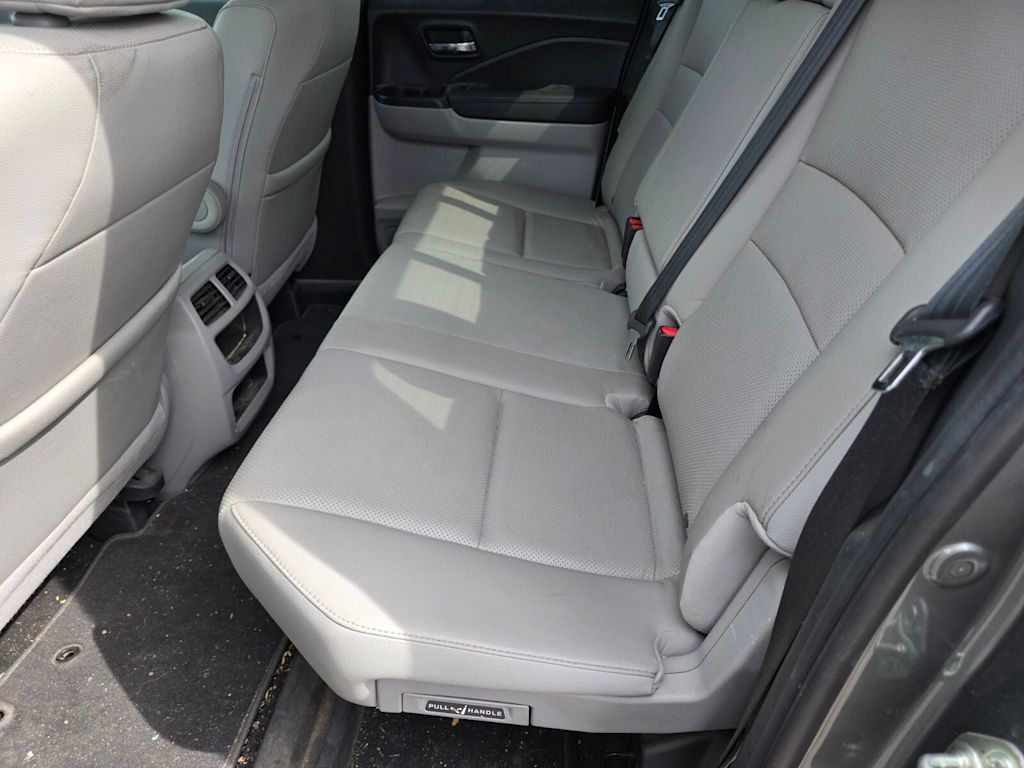 Thumbnail: 2019 Honda Ridgeline - 16