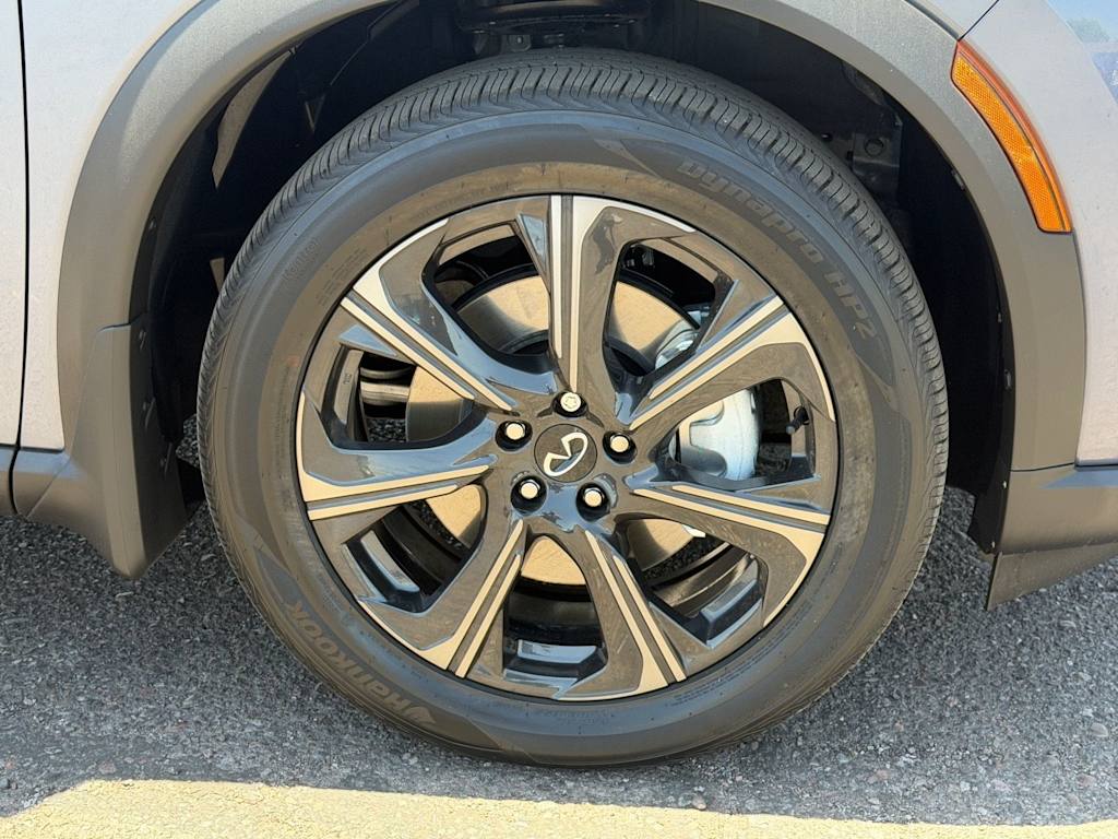 Thumbnail: 2026 INFINITI QX60 - 8