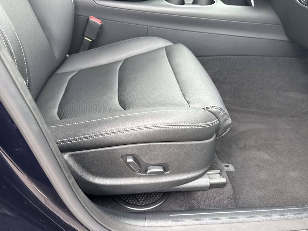 Thumbnail: 2025 Genesis GV70 - 23