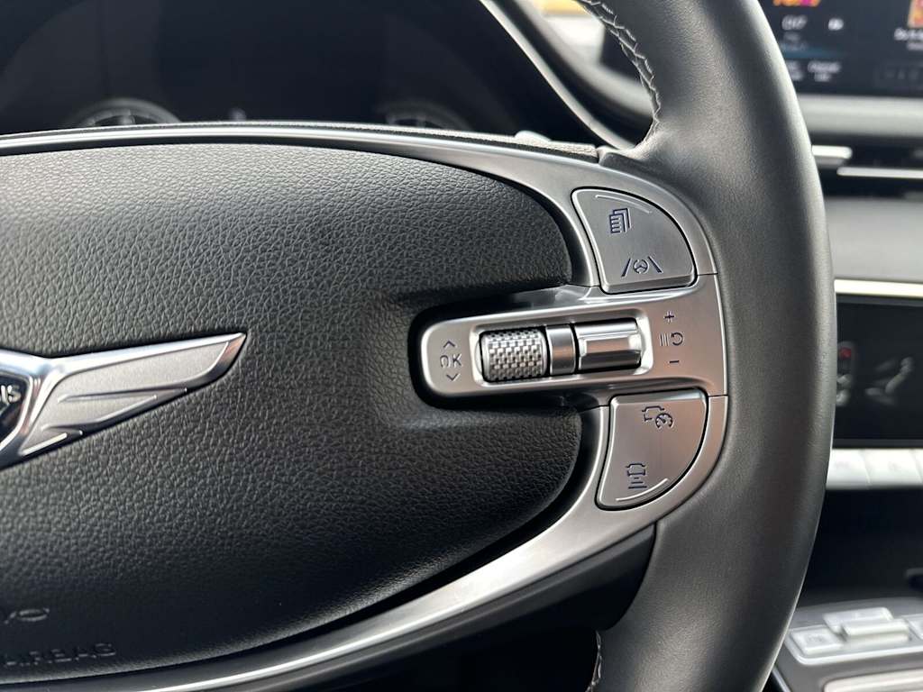 Thumbnail: 2025 Genesis GV70 - 34