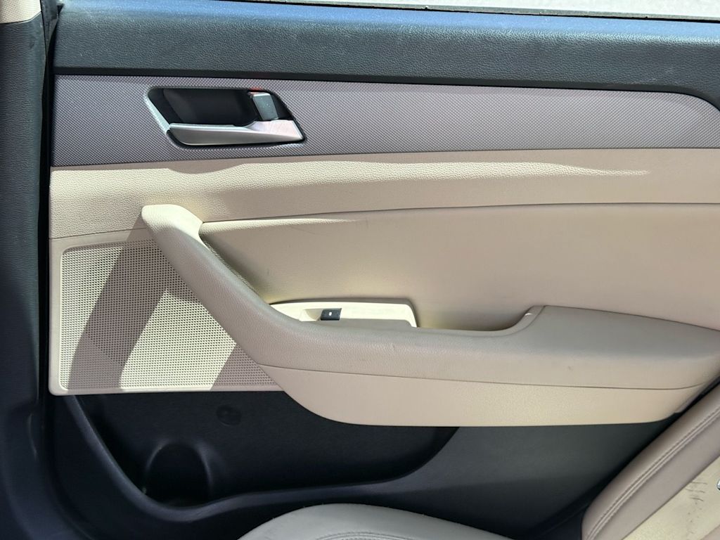 Thumbnail: 2018 Hyundai Sonata - 17