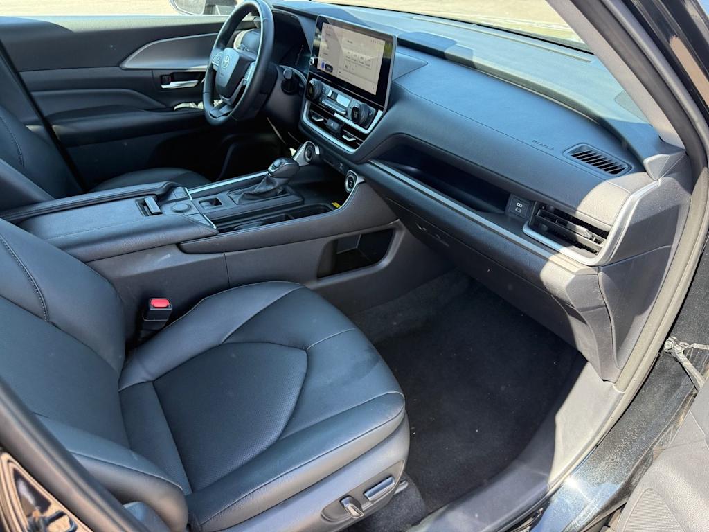 Thumbnail: 2025 Toyota Grand Highlander - 9
