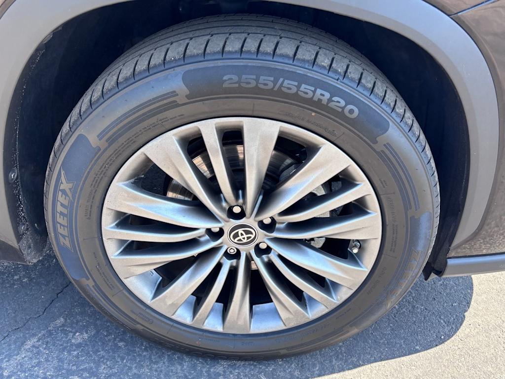 Thumbnail: 2020 Toyota Highlander - 6