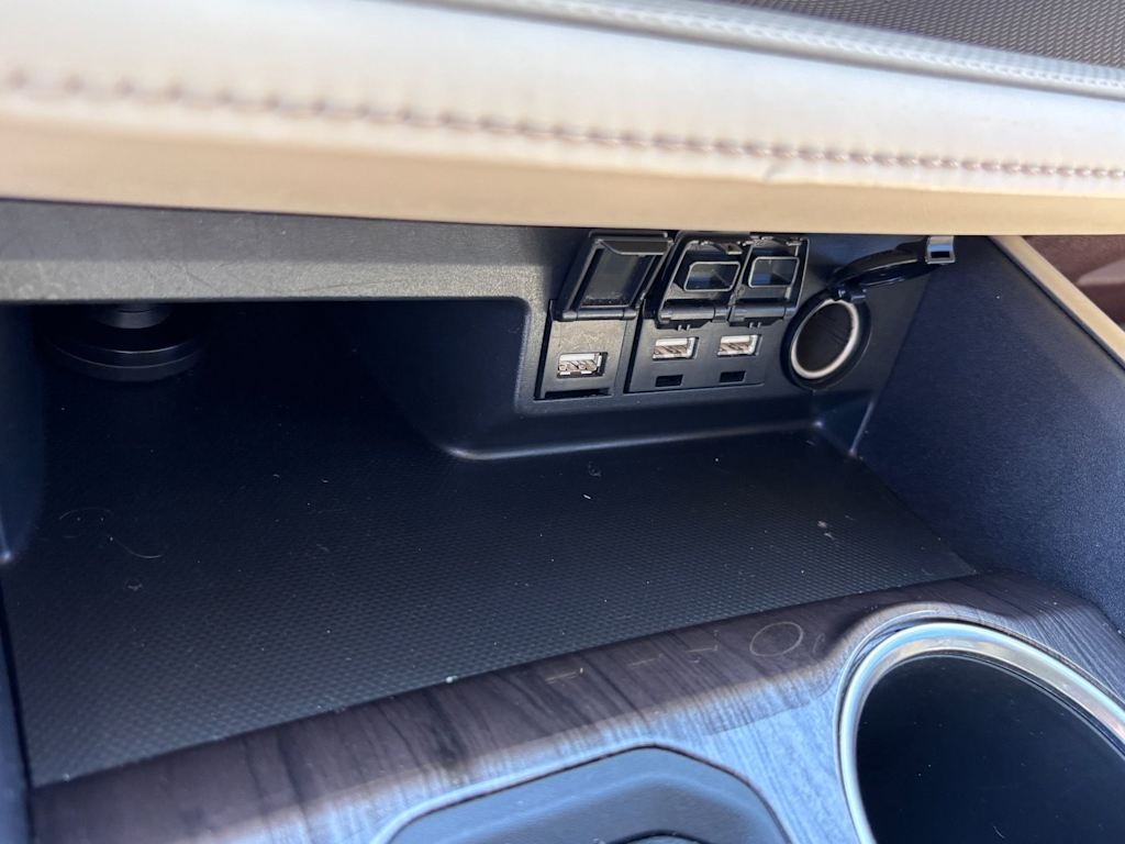 Thumbnail: 2020 Toyota Highlander - 23