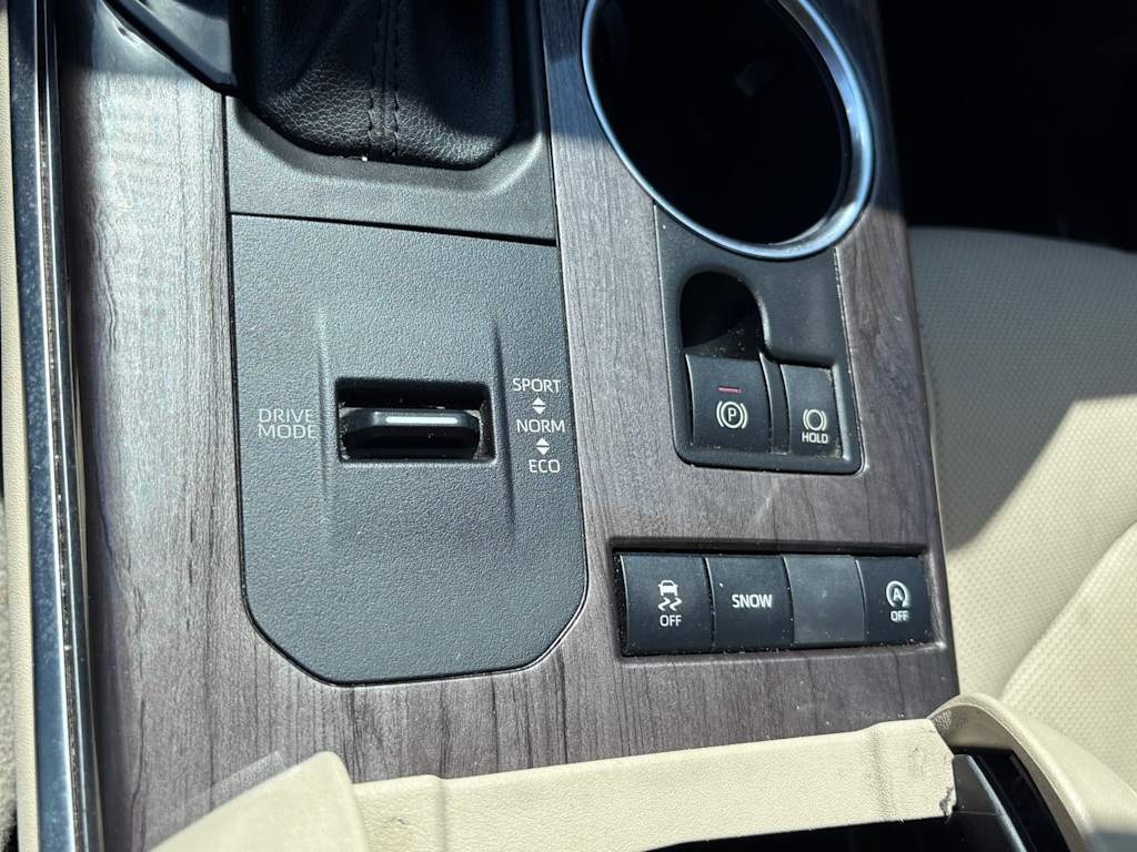 Thumbnail: 2020 Toyota Highlander - 10