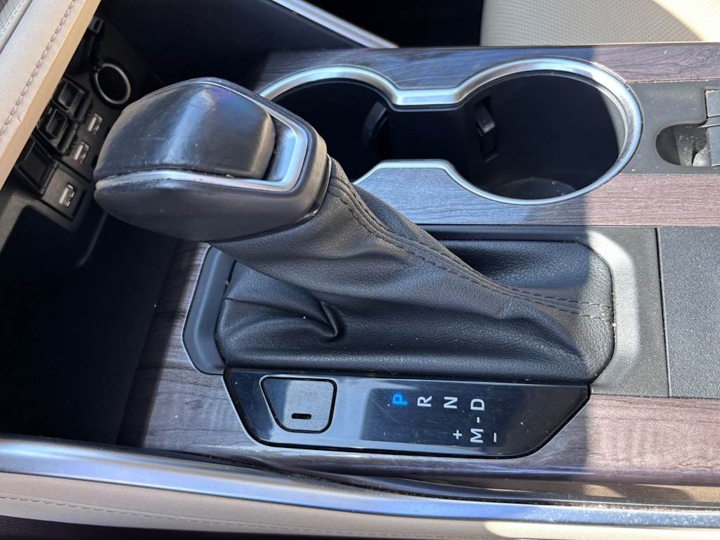 Thumbnail: 2020 Toyota Highlander - 24