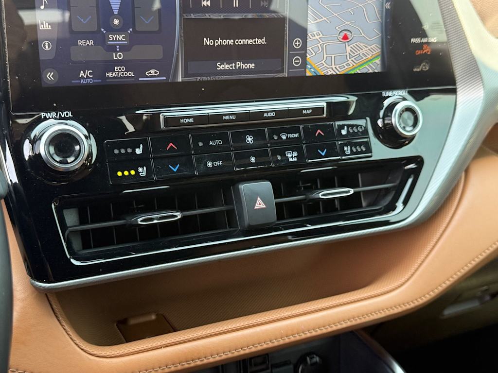 Thumbnail: 2021 Toyota Highlander - 24