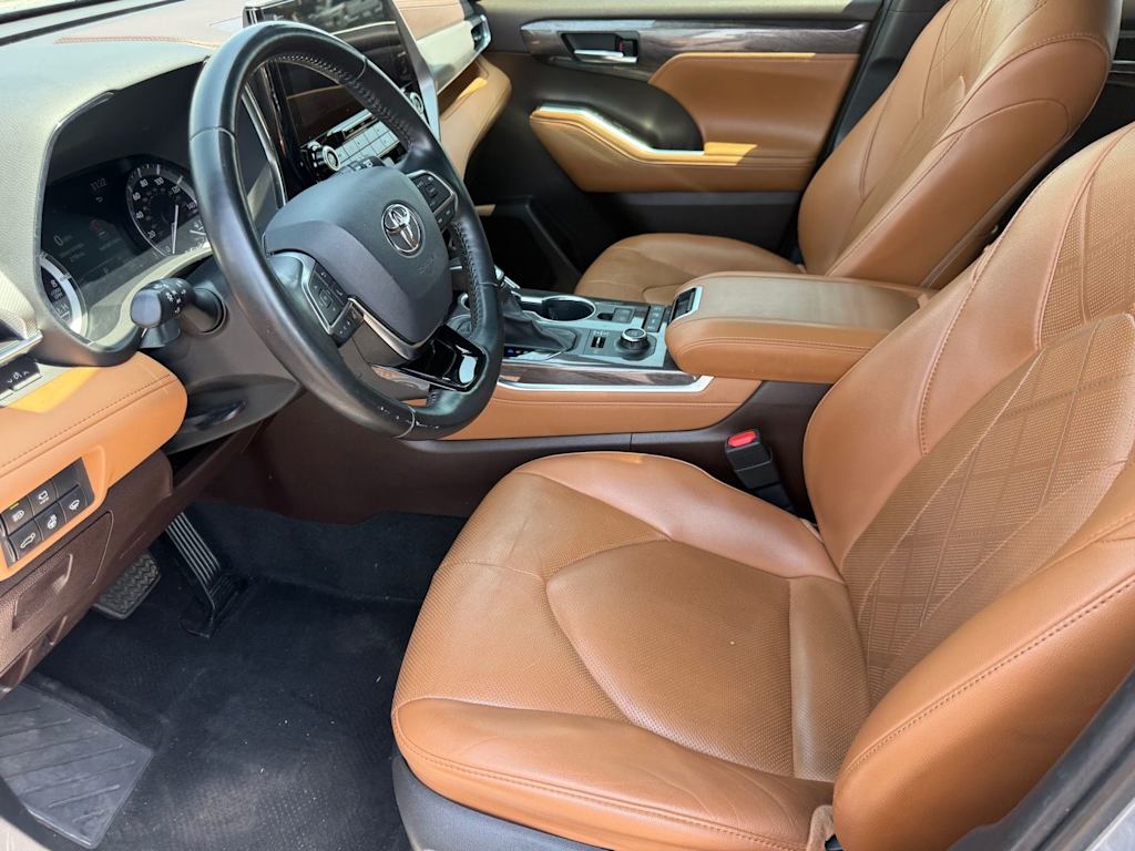 Thumbnail: 2021 Toyota Highlander - 8