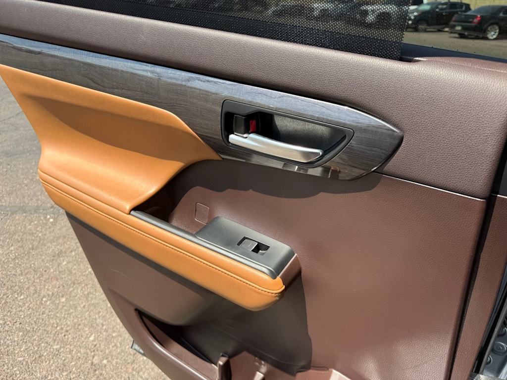 Thumbnail: 2021 Toyota Highlander - 18