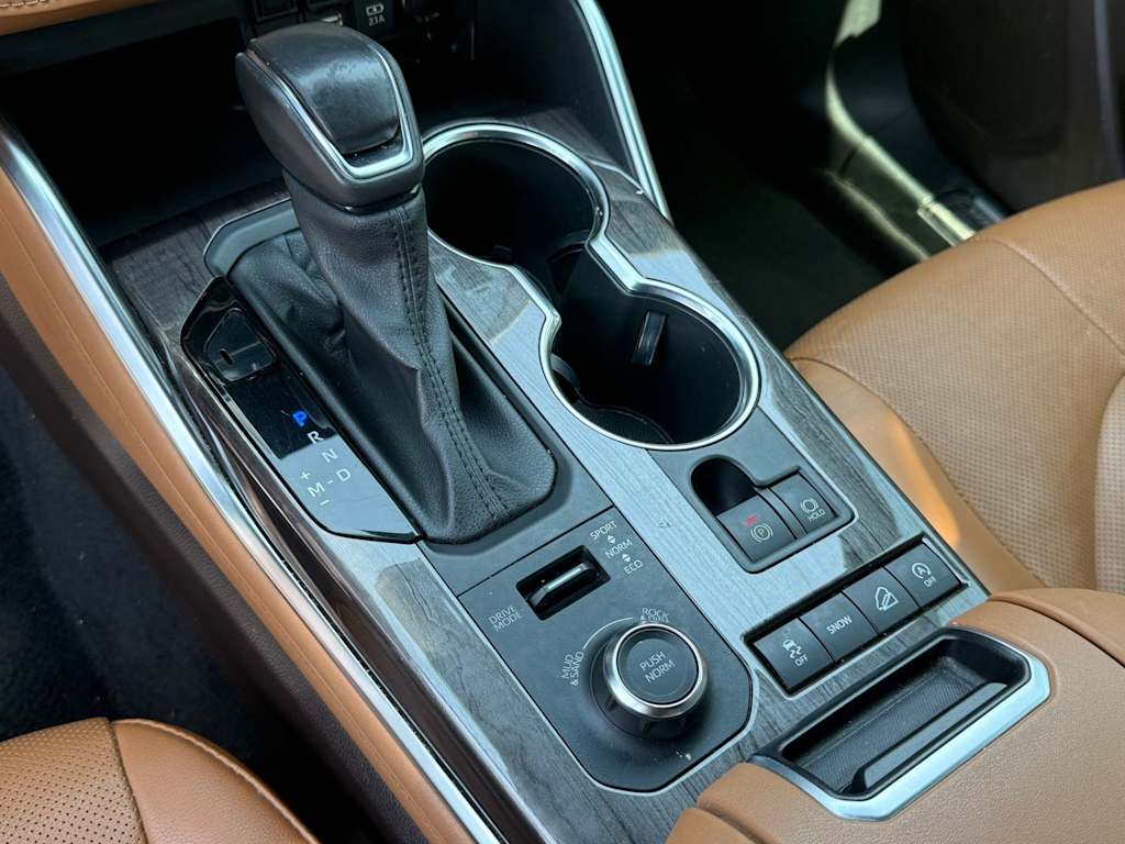 Thumbnail: 2021 Toyota Highlander - 11