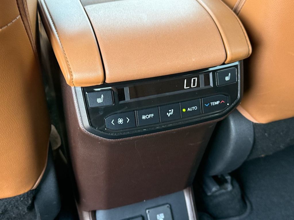 Thumbnail: 2021 Toyota Highlander - 19