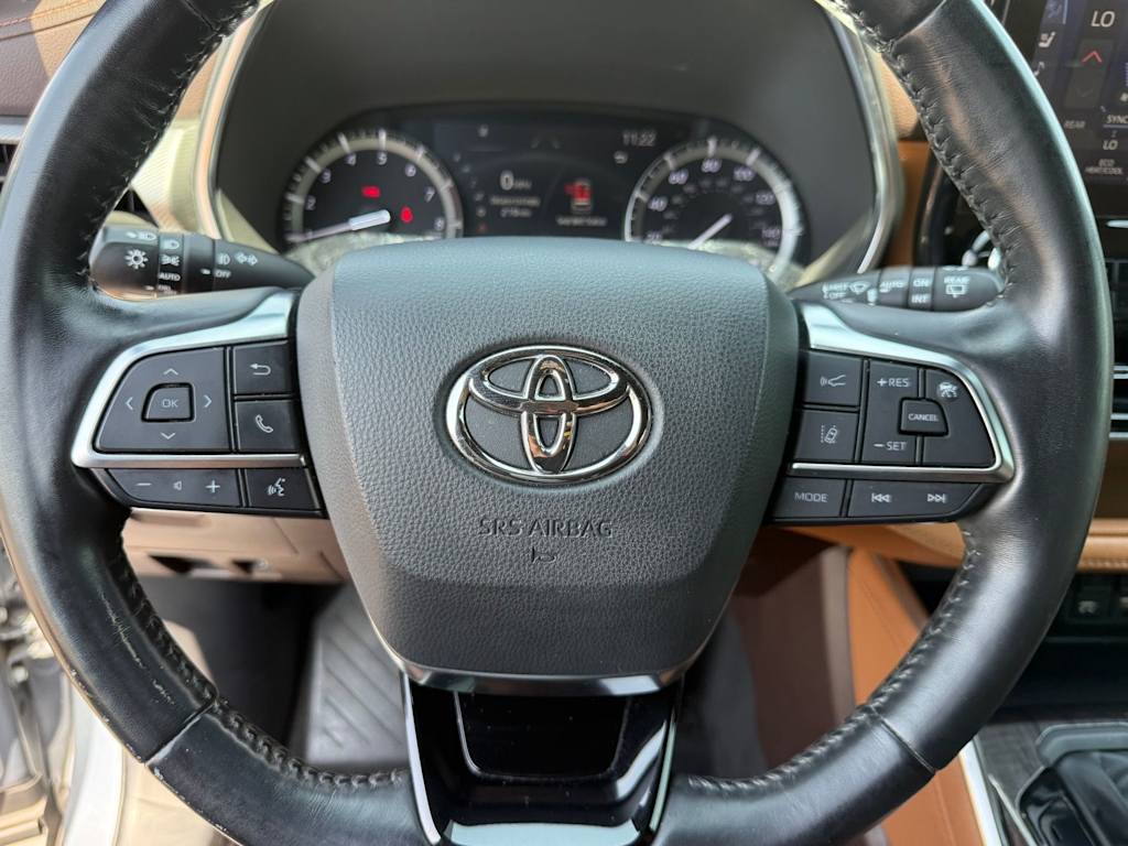Thumbnail: 2021 Toyota Highlander - 23