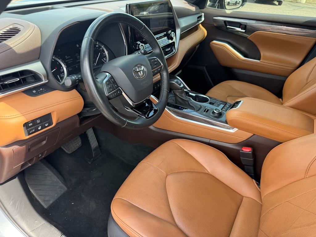 Thumbnail: 2021 Toyota Highlander - 2