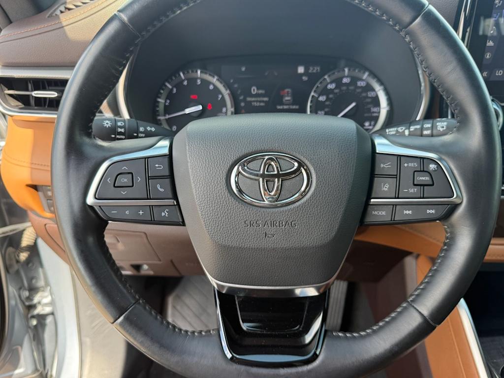 Thumbnail: 2021 Toyota Highlander - 22