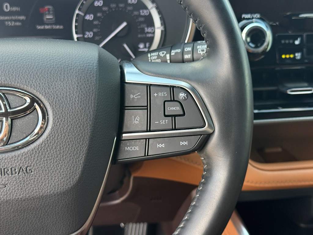 Thumbnail: 2021 Toyota Highlander - 24